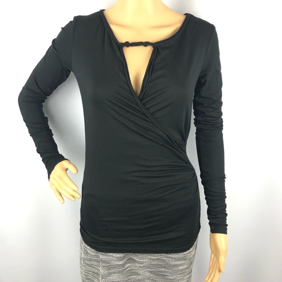 NWT Studio M Black Long-sleeved V Top Size XS - Picture 1 of 5